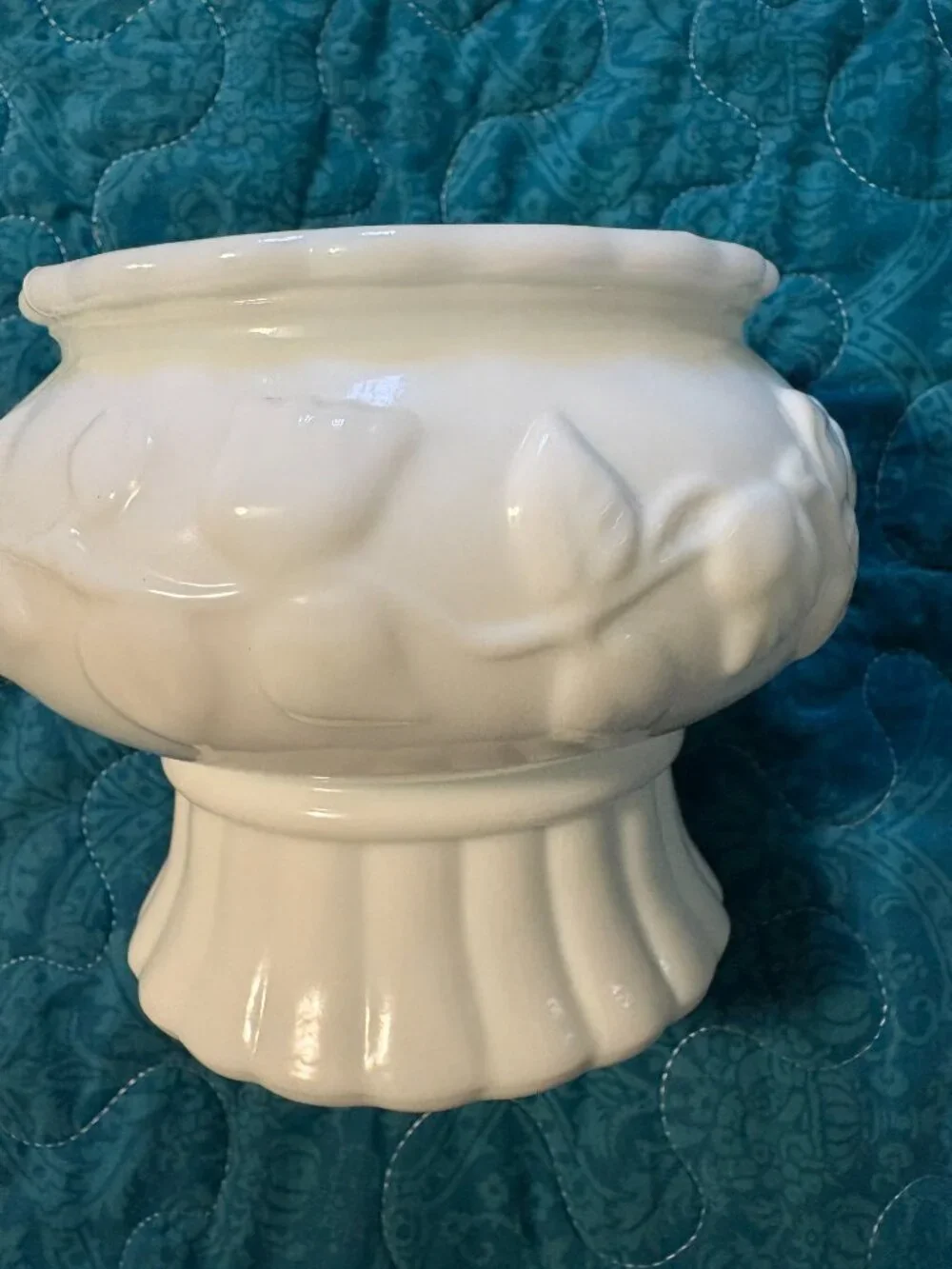 Anchor Hocking Milk Glass Ivy rose Floral Pedestal Bowl Planter Vase